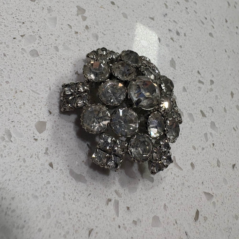 Vintage Elegant Silver Crystal Brooch - Picture 2 of 8